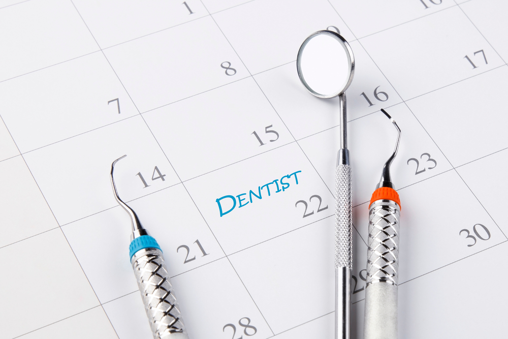 日頃の定期検診やブラッシングで抜歯の原因を予防