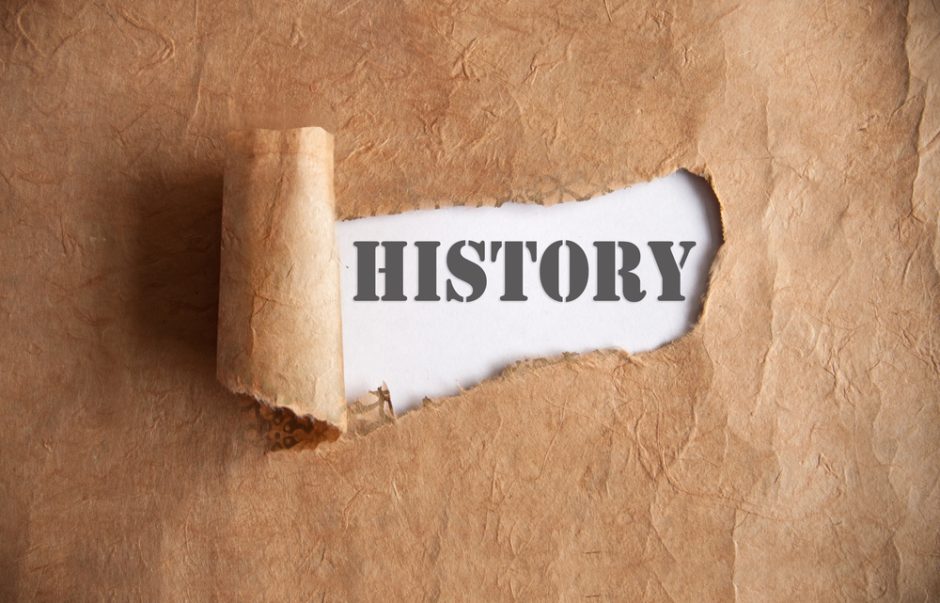 【インプラント治療の歴史】チタン製が誕生したのはいつ？
